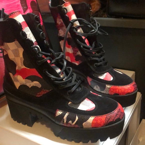Louis Vuitton Shoes - Louis Vuitton Black/ Red Laureate Desert Boot